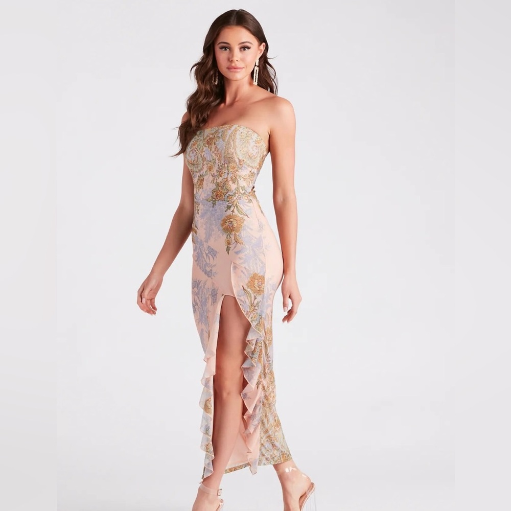 Windsor Effortlessly Ethereal Floral Mesh Maxi Dress